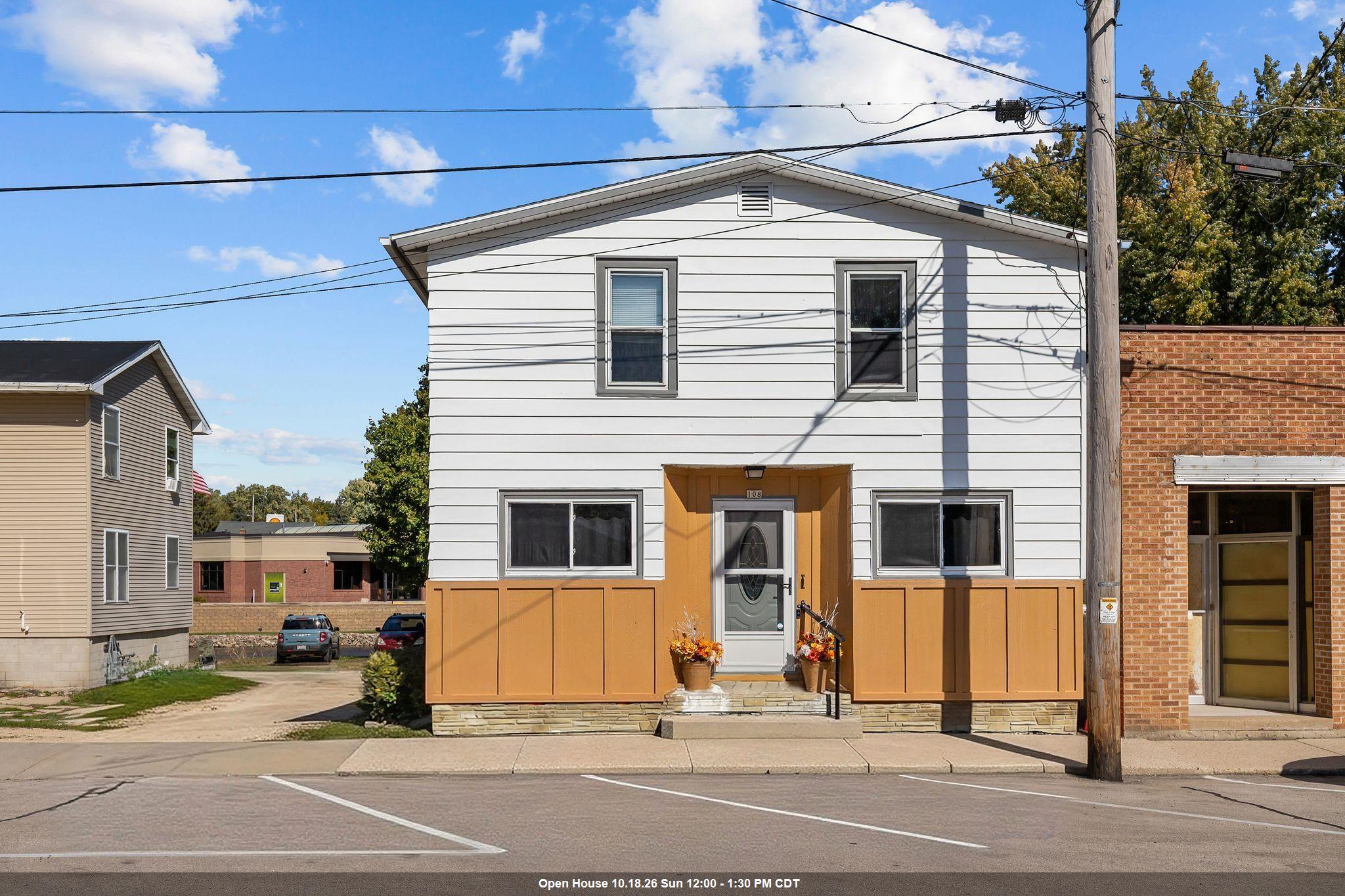 108 E Rock River Street Property Photo 1