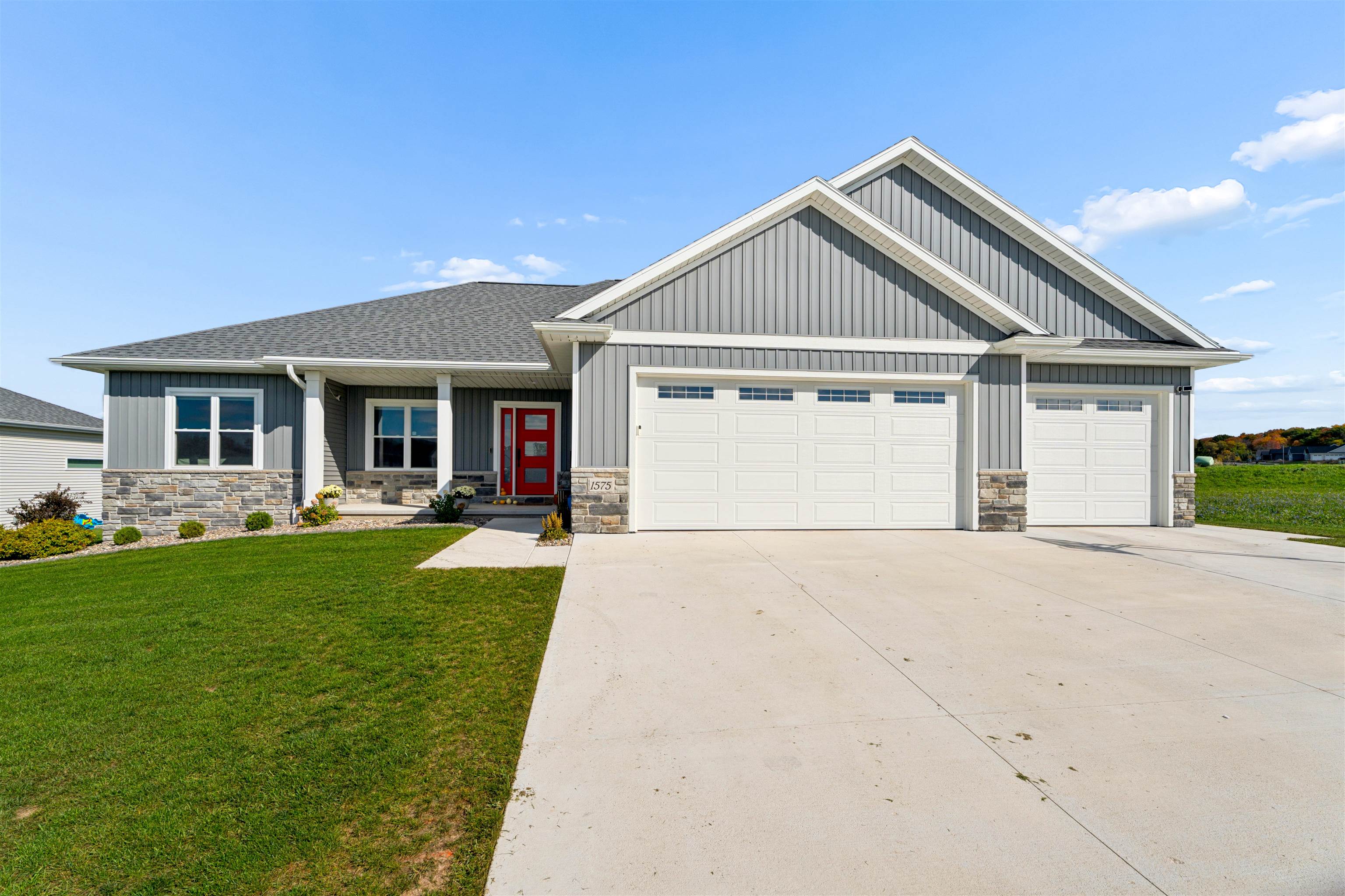 1575 Brayden Lane Property Photo 1