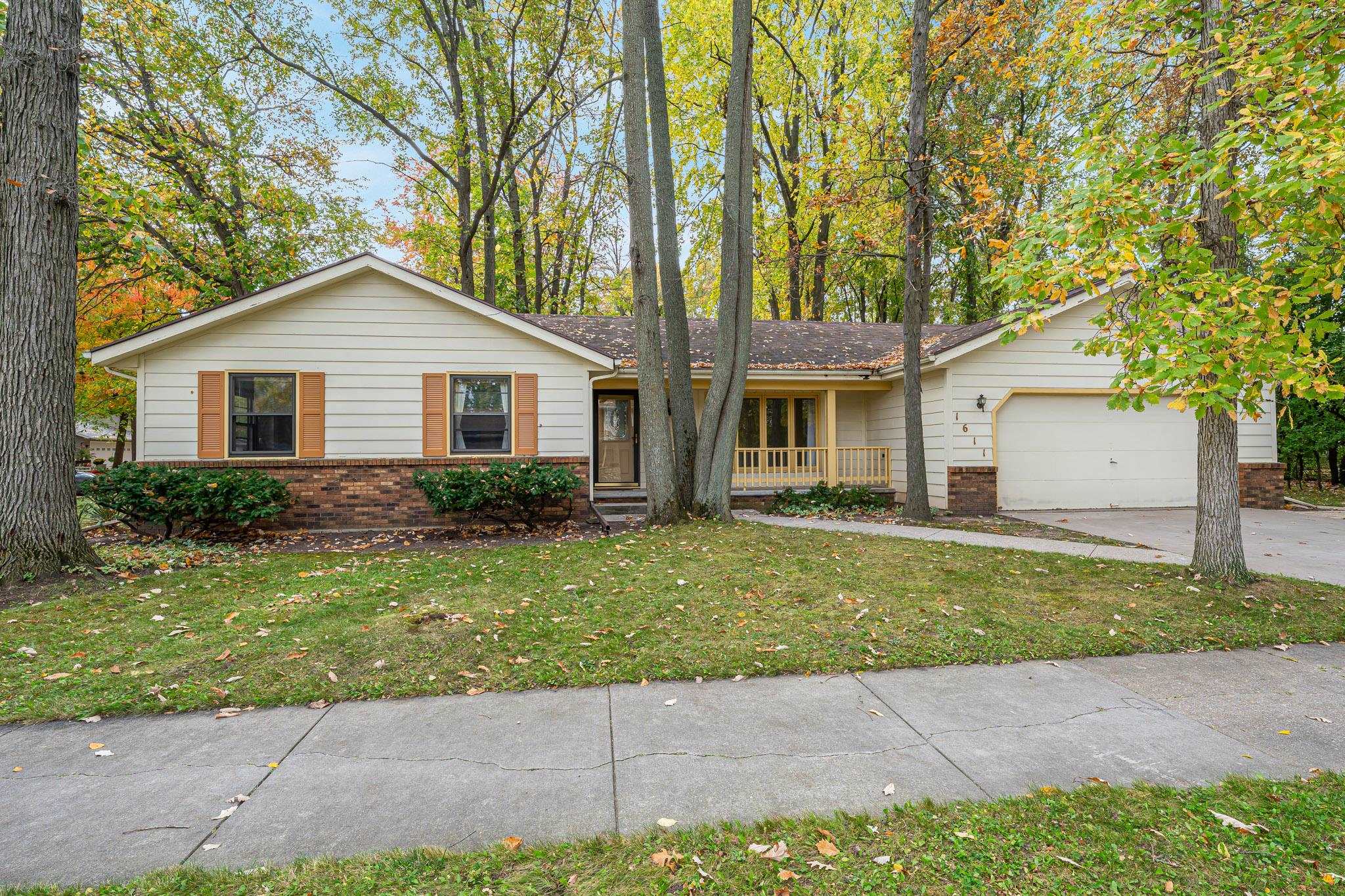 1611 E Fremont Street Property Photo 1