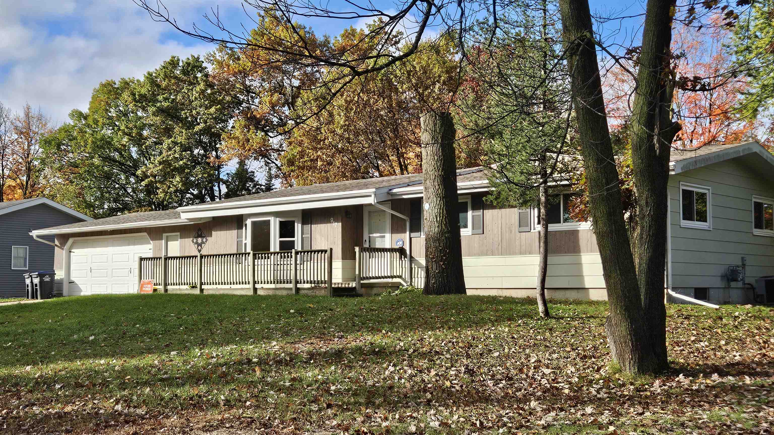 917 S Park Street Property Photo 1