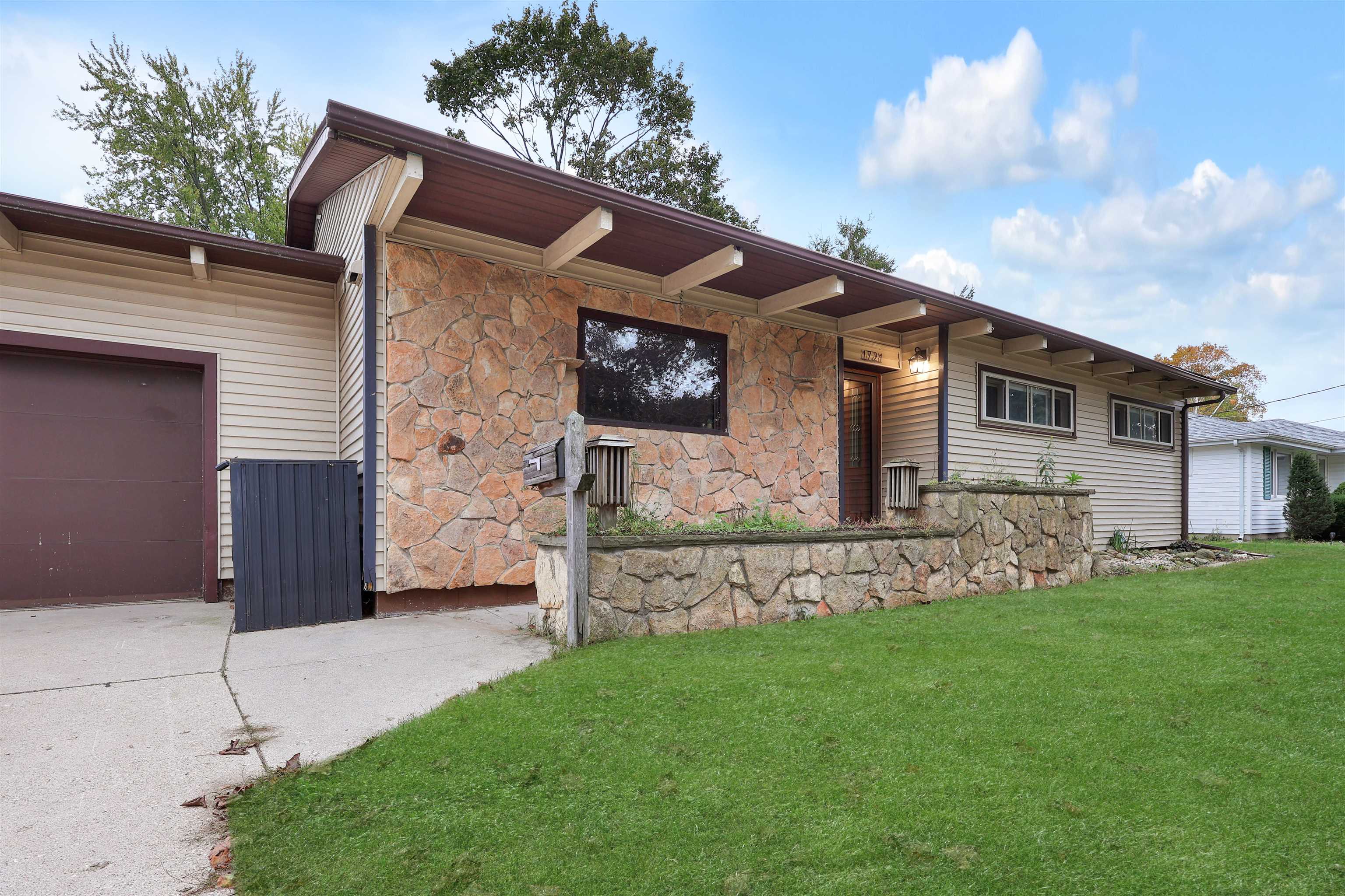 1721 30th Street Property Photo 1