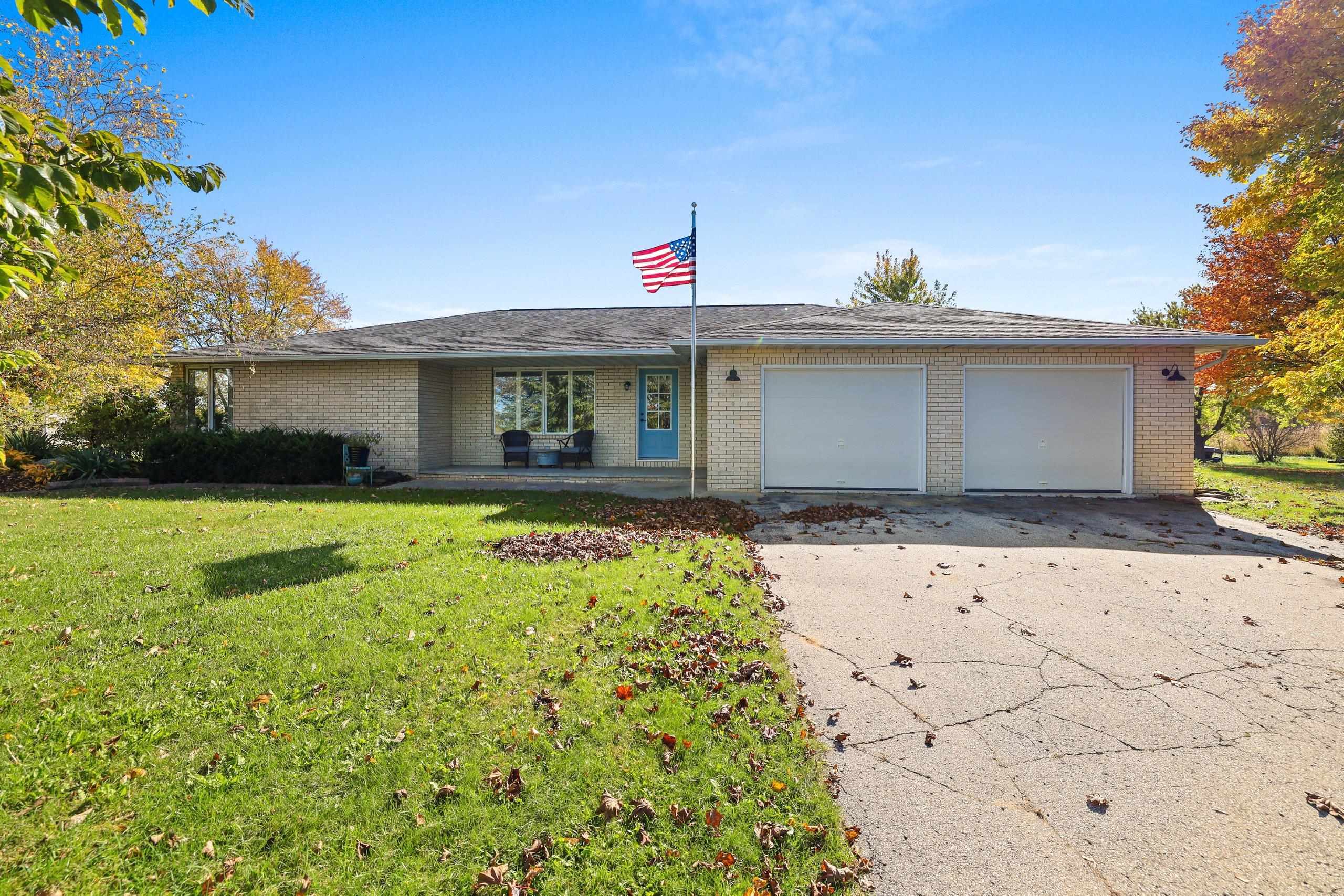 4471 Hillside Drive Property Photo 1