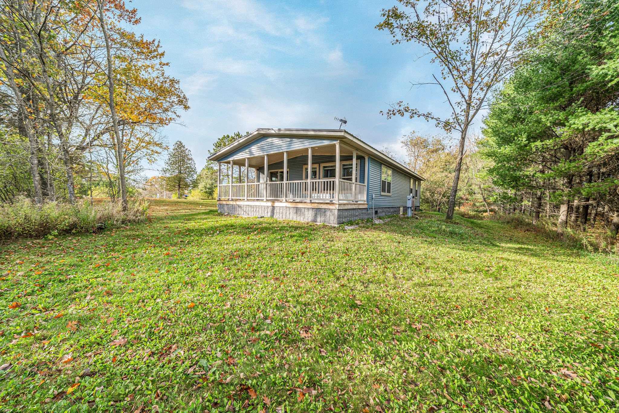 N8108 Huntington Road Property Photo 1