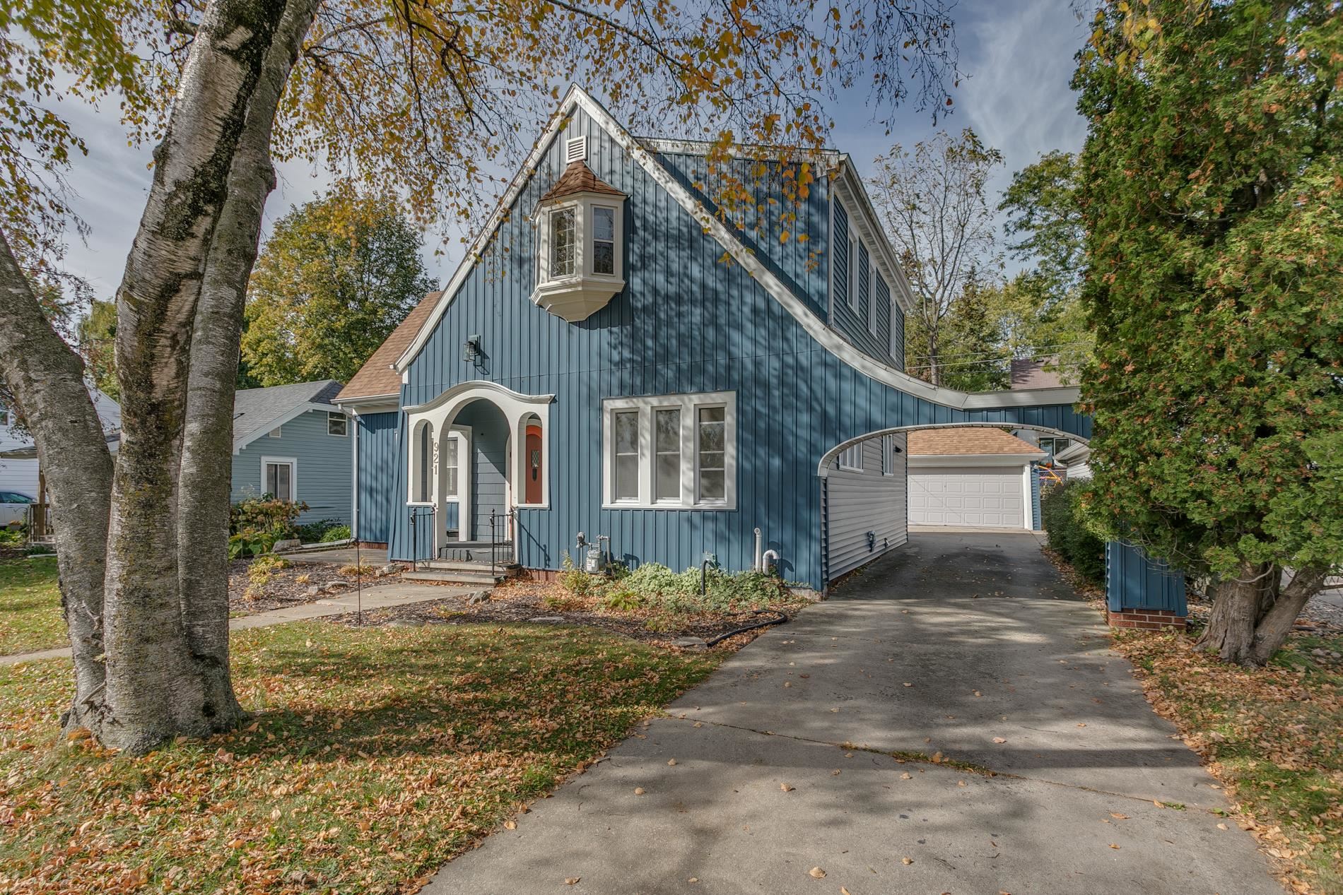 921 Wilson Street Property Photo 1