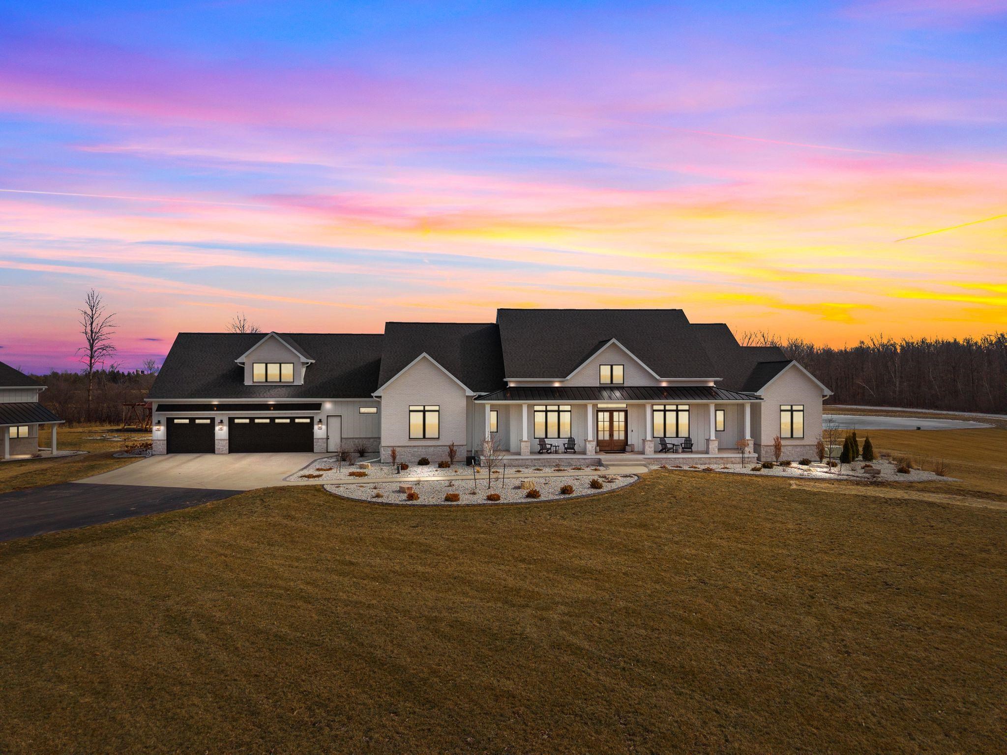 W5896 Autumn Hills Parkway Property Photo 1
