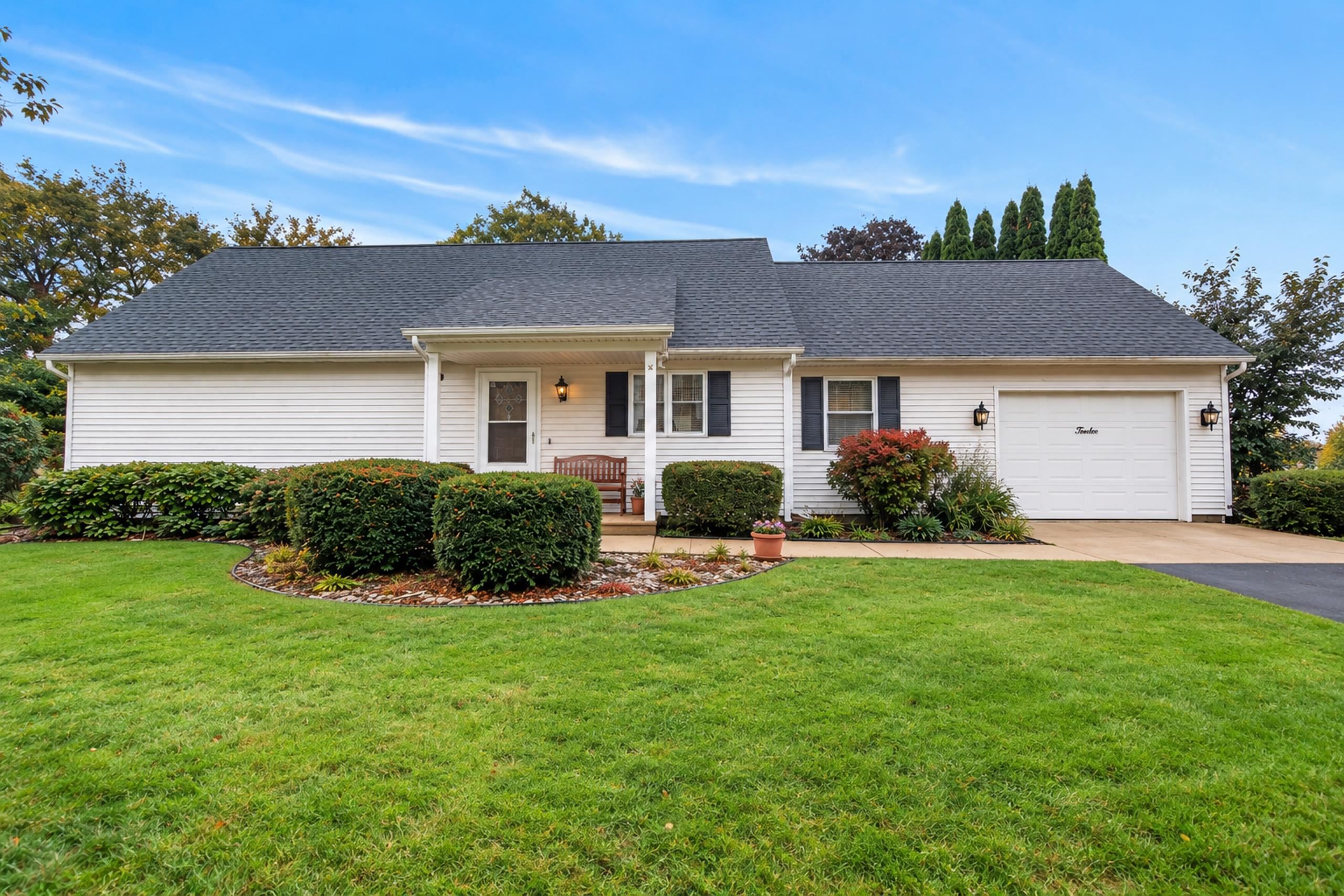 12 Linden Circle Property Photo 1