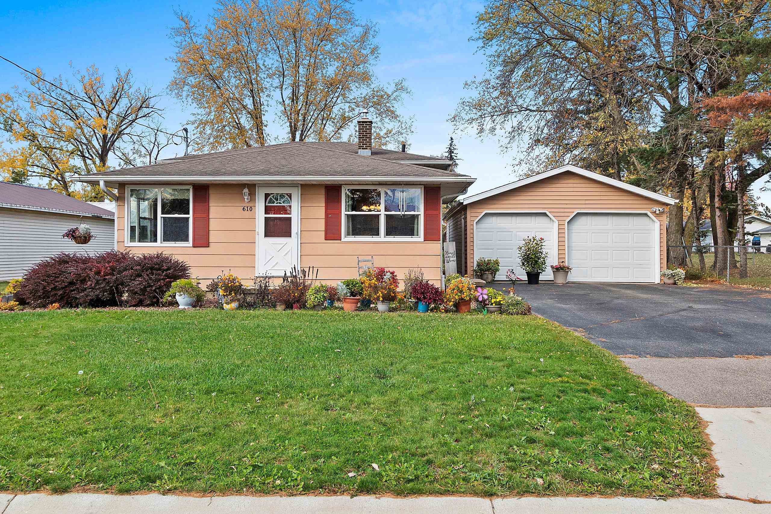 610 2nd Street Property Photo 1