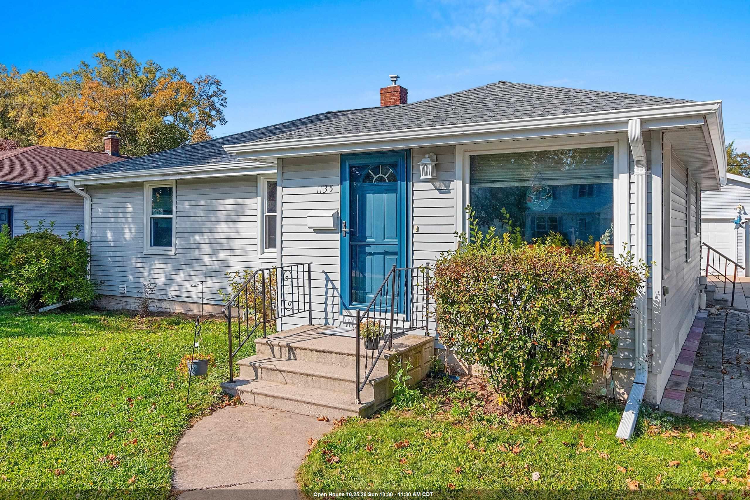 1135 N Locust Street Property Photo 1