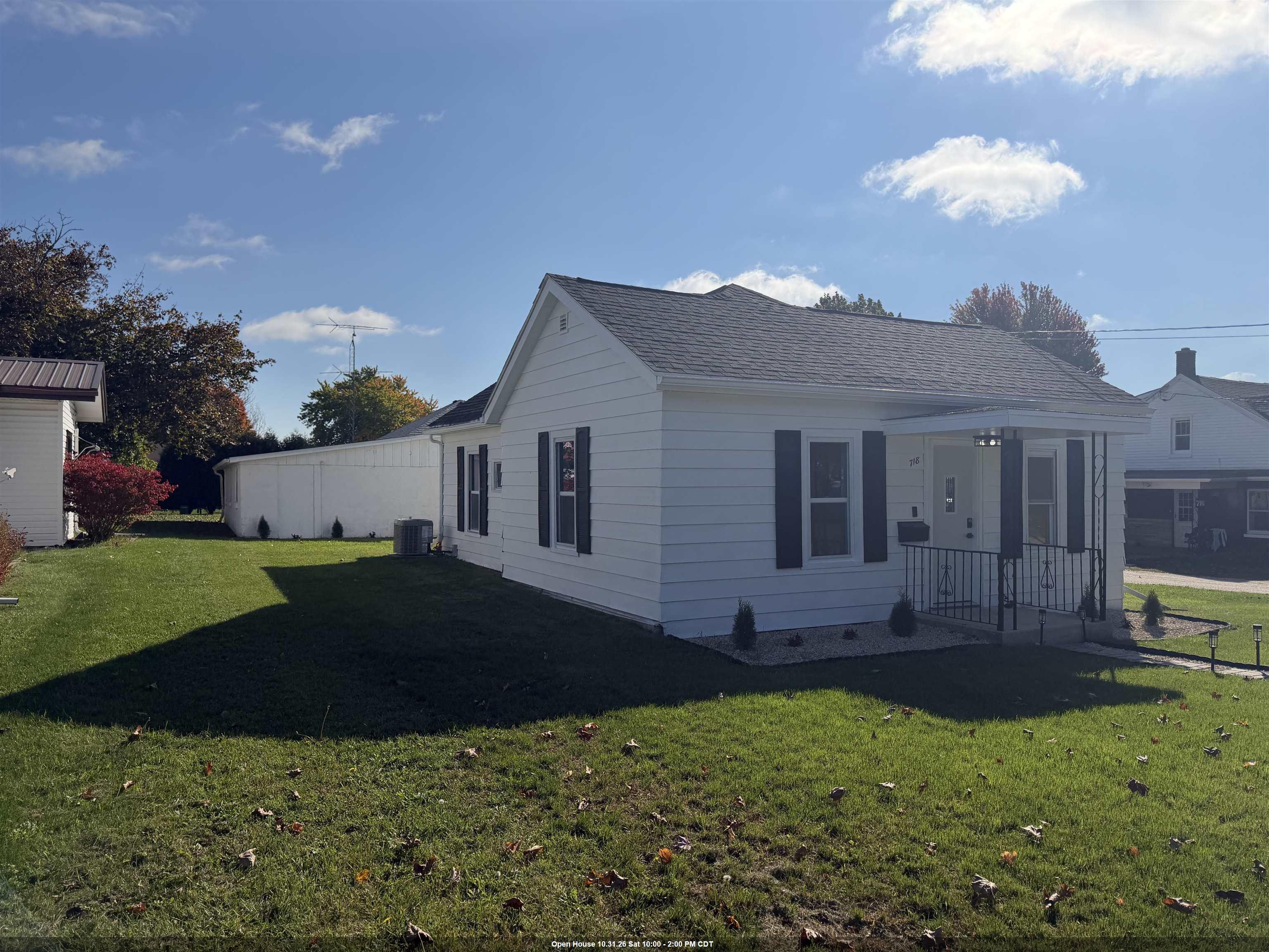 718 1st Street Property Photo 1