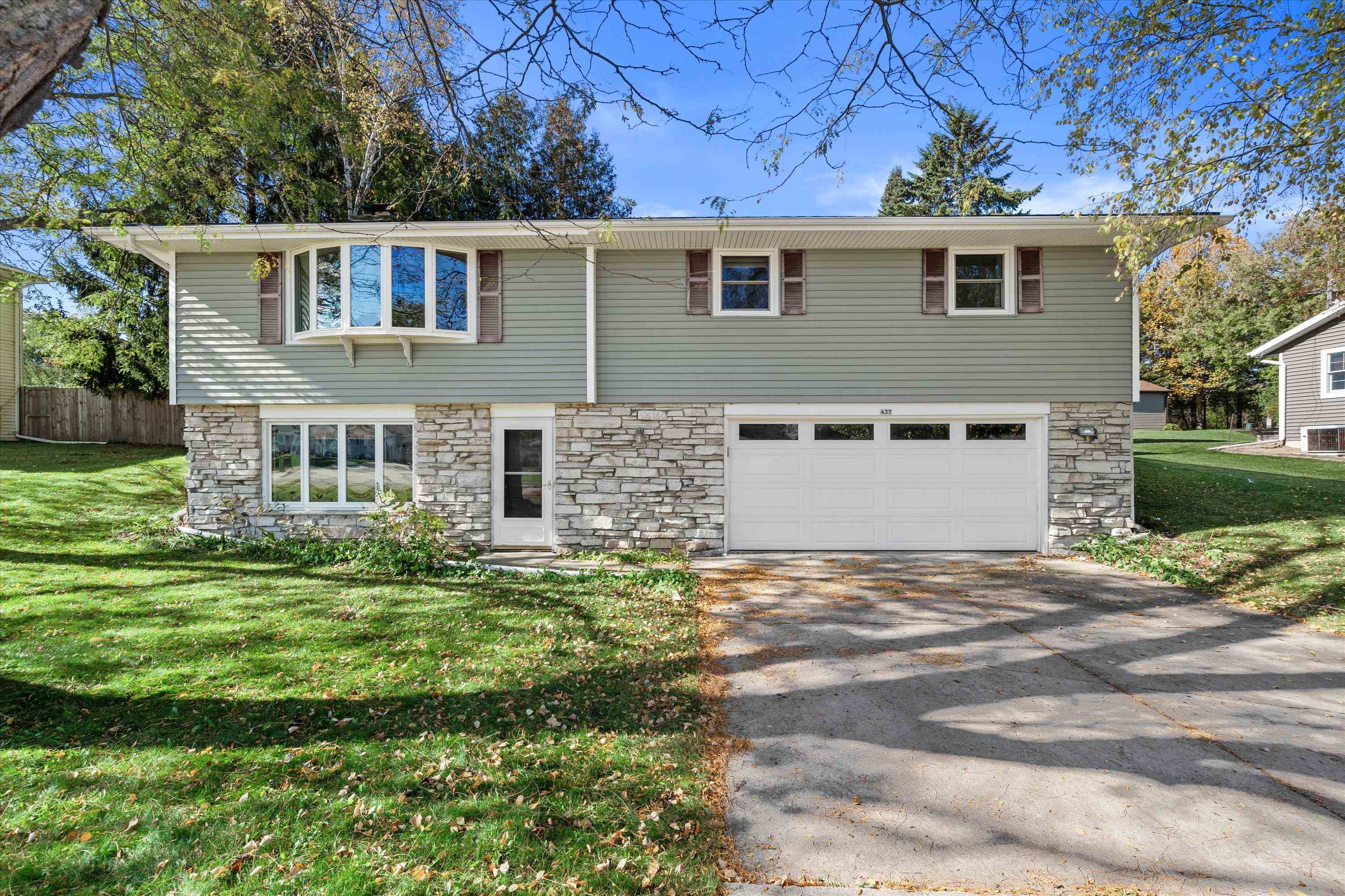 437 Jensen Street Property Photo 1