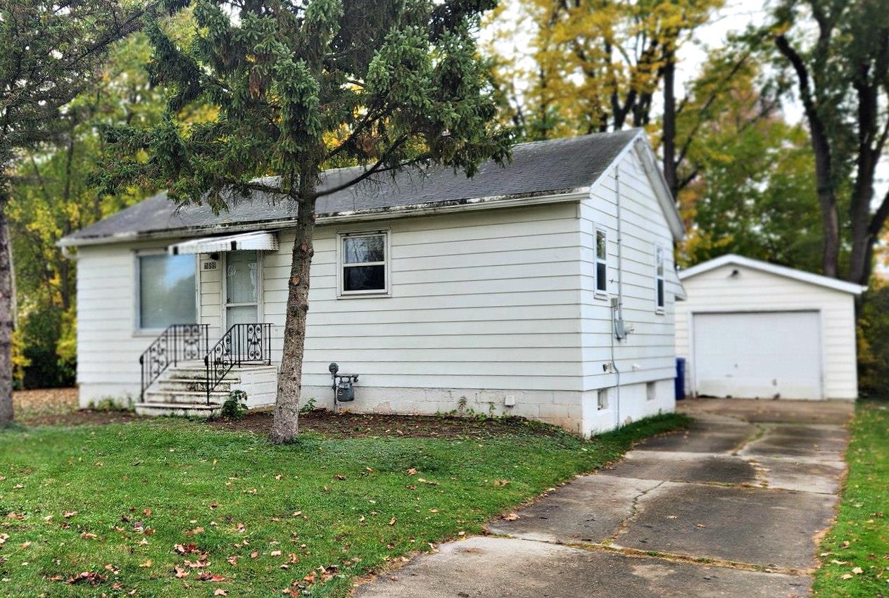 1699 Badger Street Property Photo 1