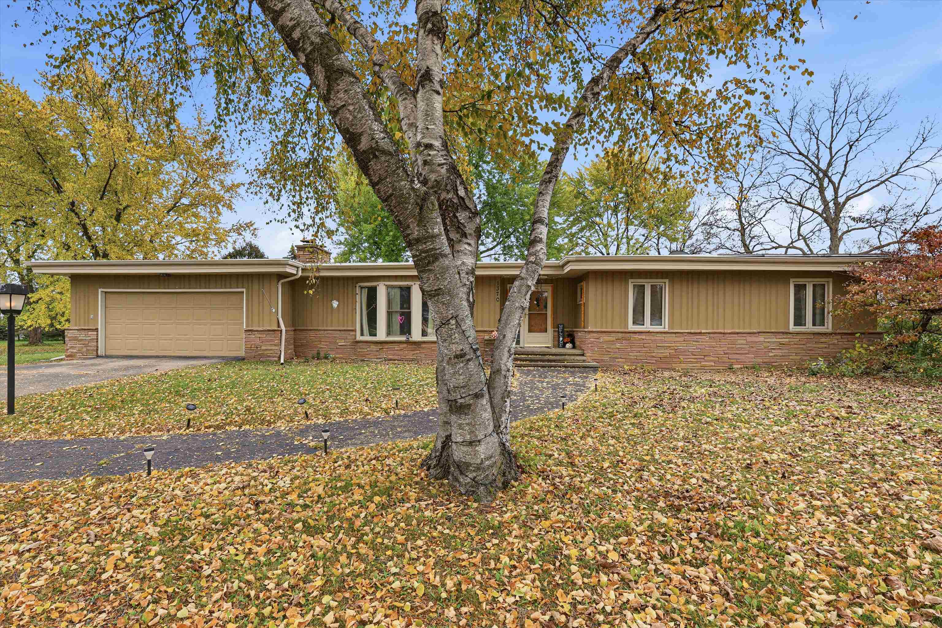1370 Breezewood Lane Property Photo 1