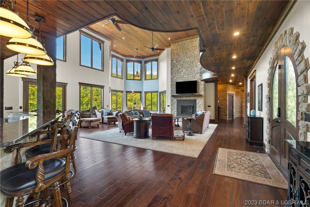 6615 Keystone Drive Property Photo 3