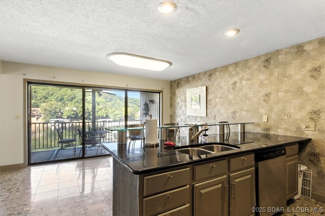 524 Indian Pointe Drive 524 Property Photo 8