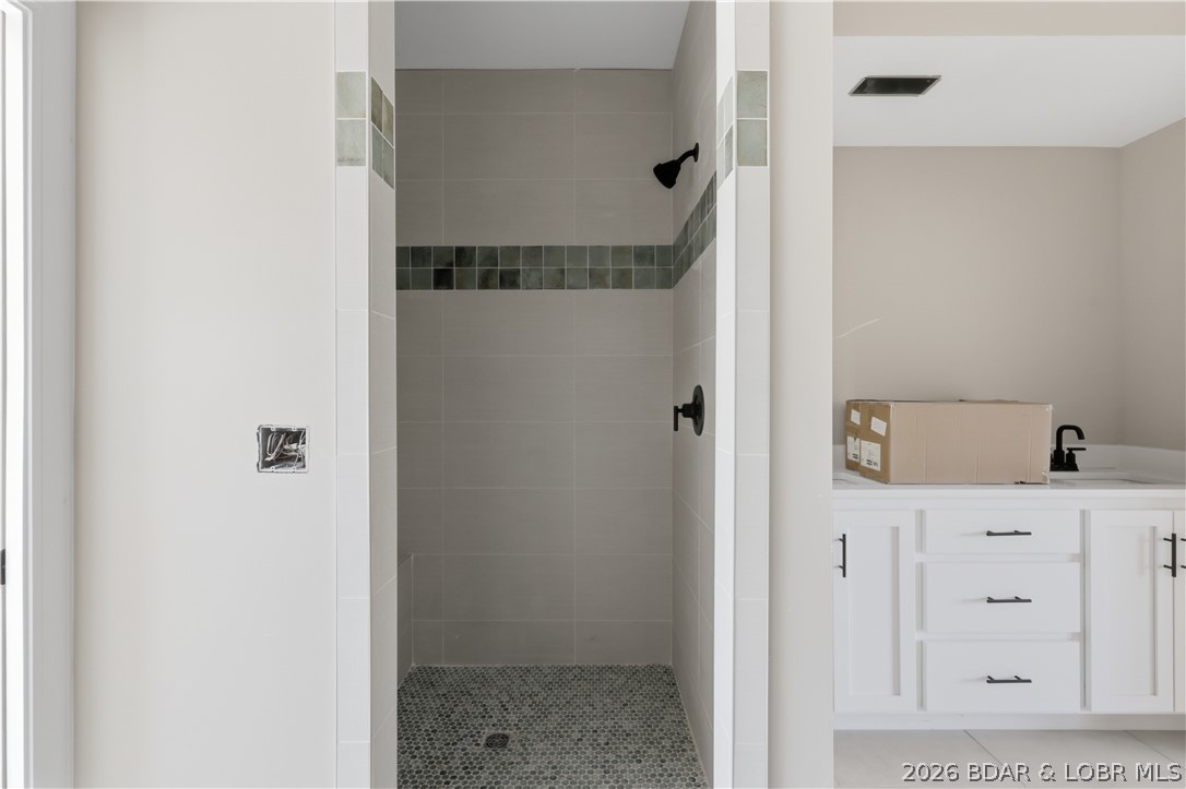 48 Eagles Pass Property Photo 3
