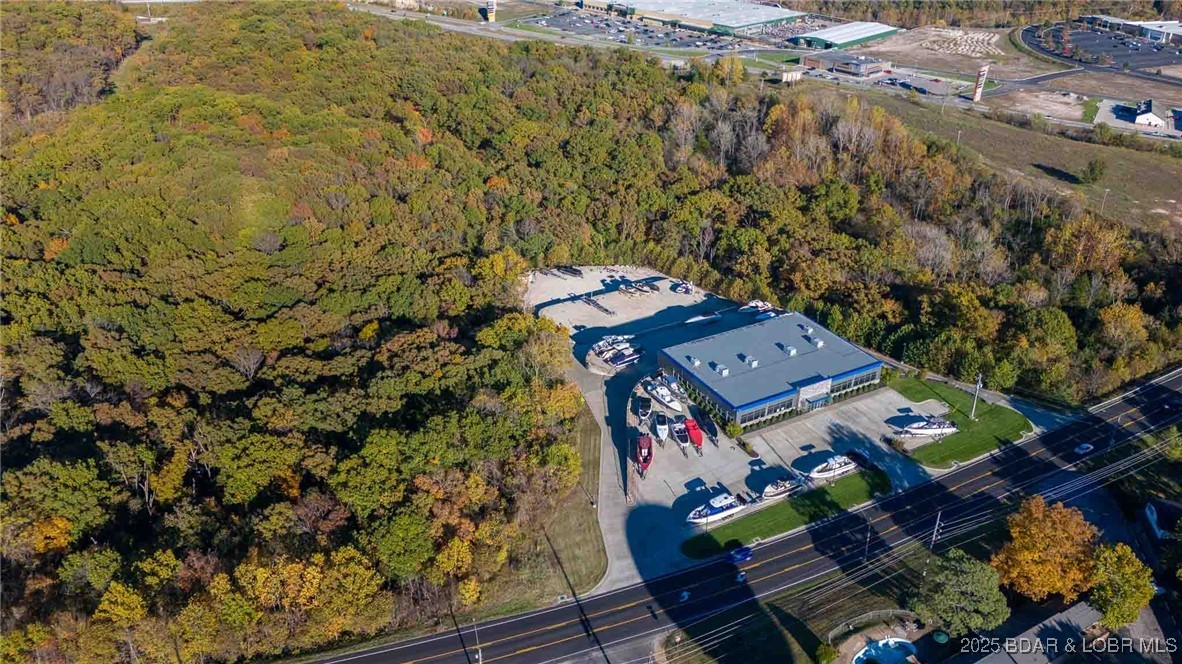 Bagnell Dam Boulevard Property Photo 4