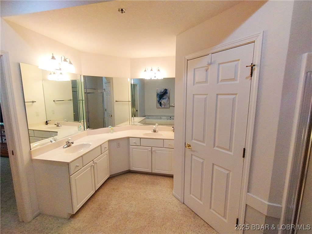 910 E. Harbour Towne Drive E-910 Property Photo 15