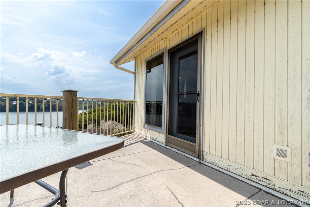 210 Bluff Boulevard 4b Property Photo 1