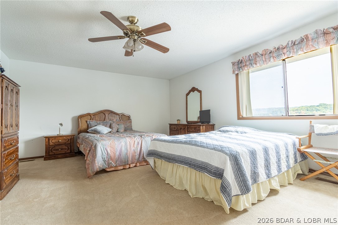 210 Bluff Boulevard 4b Property Photo 21