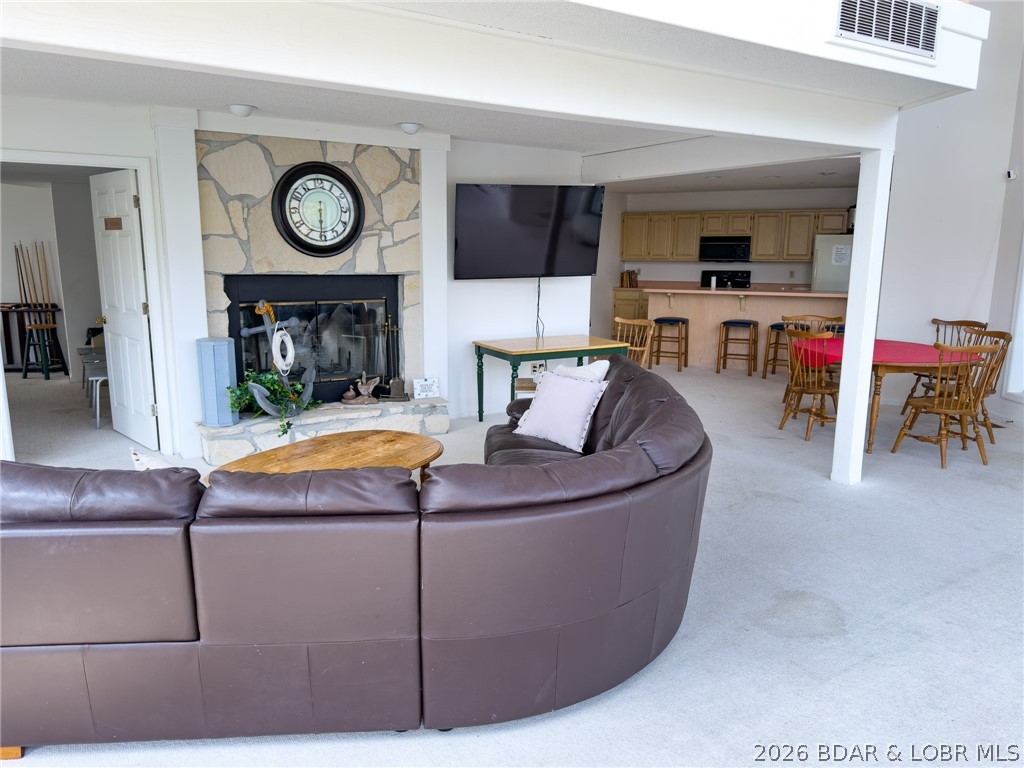 210 Bluff Boulevard 4b Property Photo 68