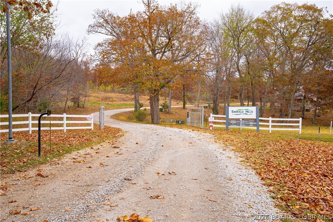 Emerald Hills Drive Property Photo 11