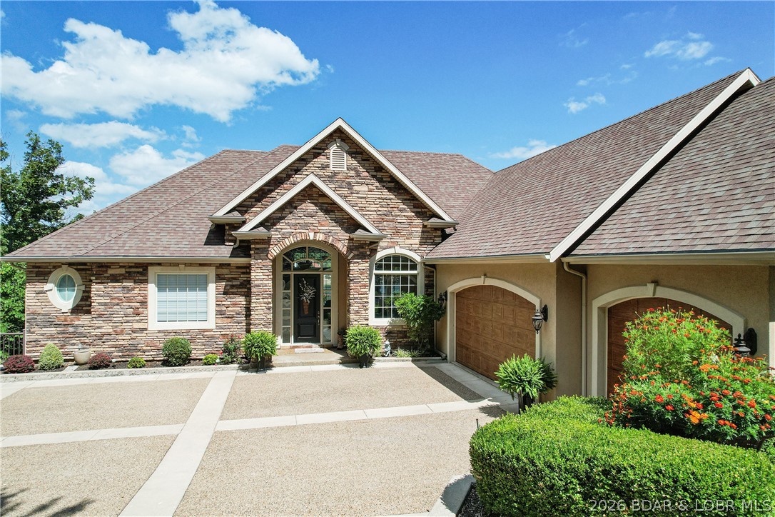 1163 Beacon Pointe Circle Property Photo 1