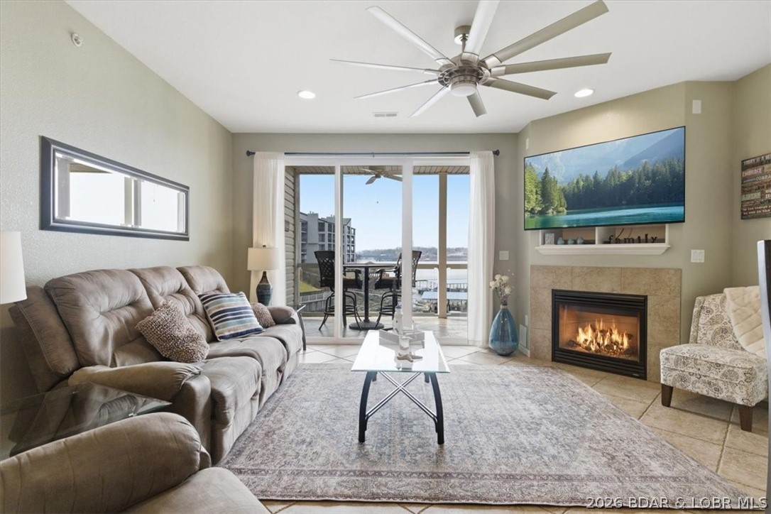 1215 Lands End Parkway 625 Property Photo 1
