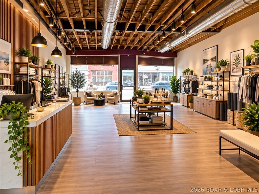 208/210 S Maple Street Property Photo 8