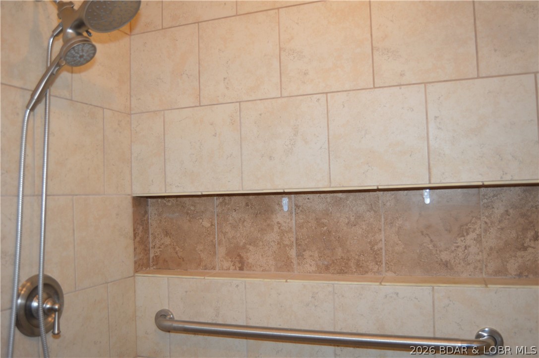 90 Falls Point Drive 1b Property Photo 24