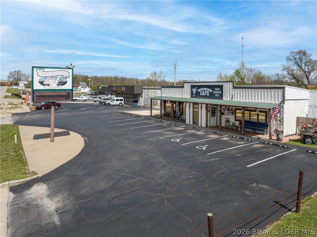 888 N Business Hwy 5 Property Photo