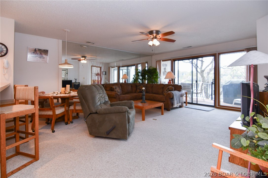 98 Jonathan Drive 3b Property Photo 3