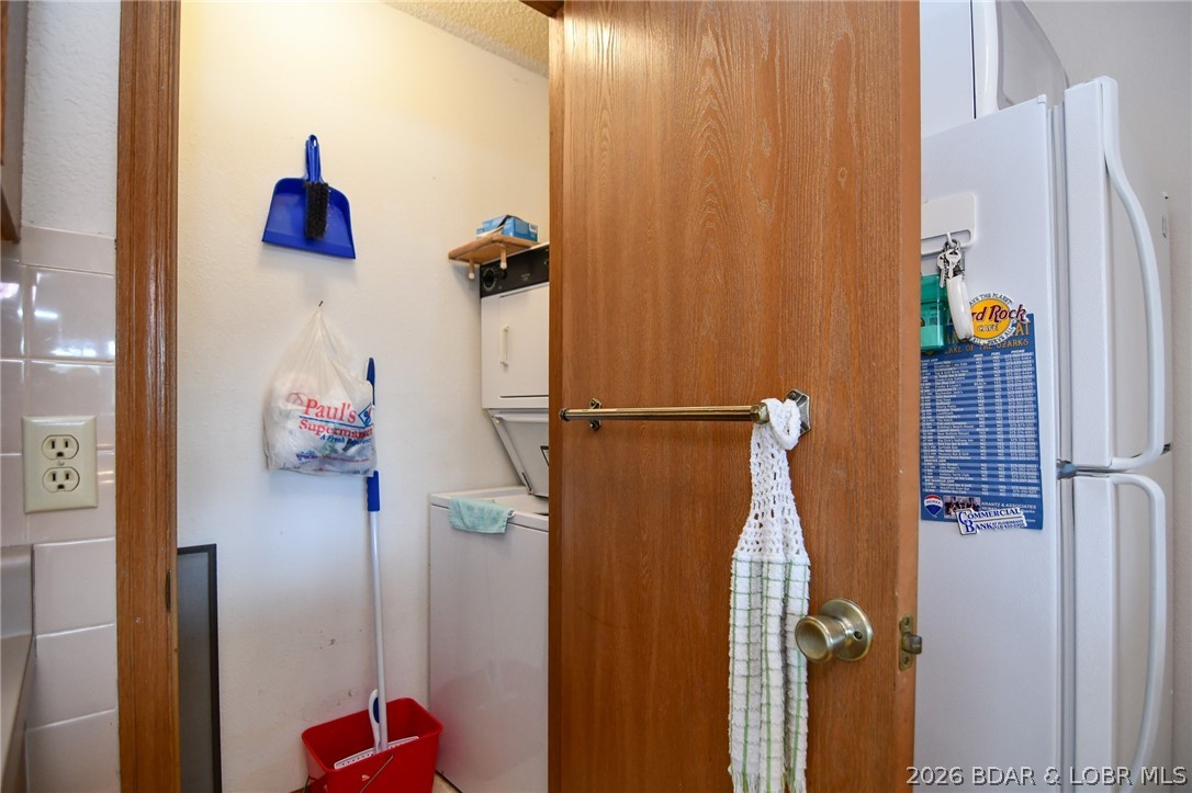 98 Jonathan Drive 3b Property Photo 6