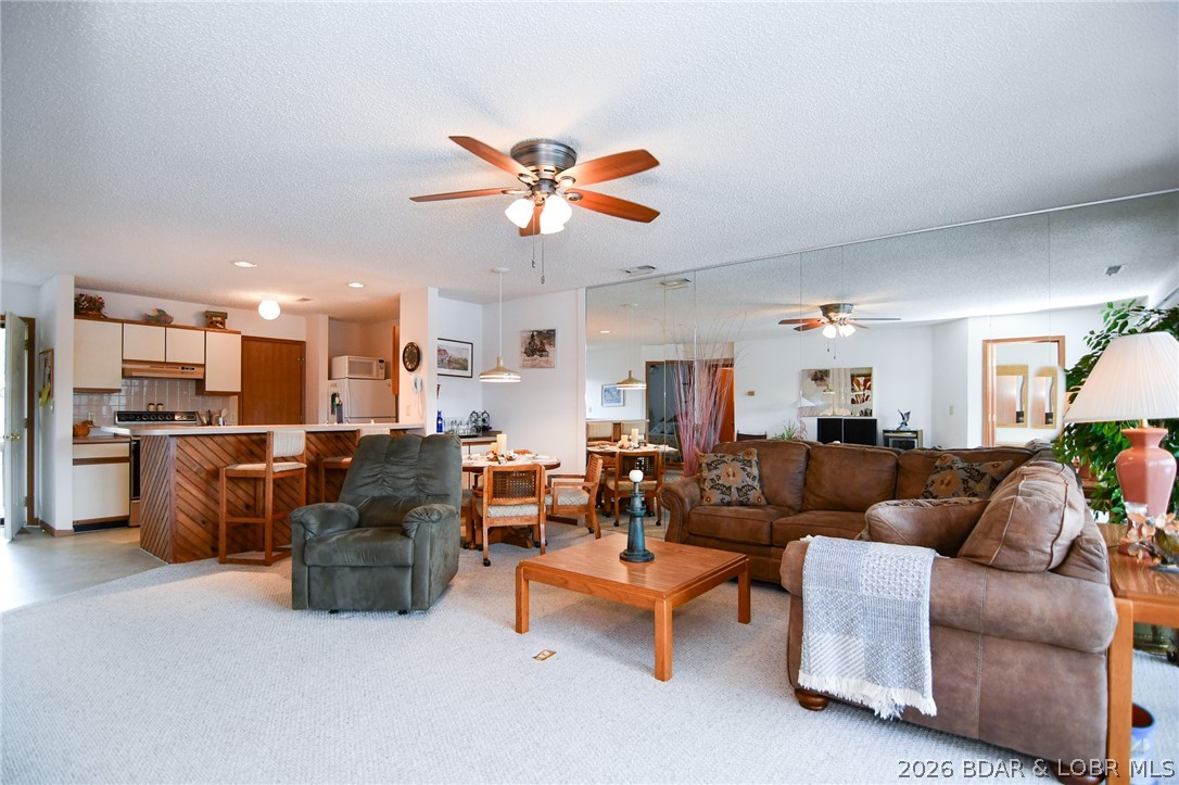 98 Jonathan Drive 3b Property Photo 9