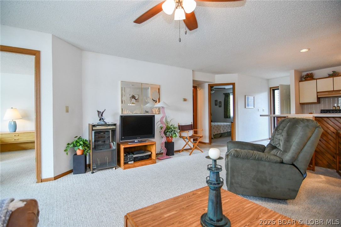 98 Jonathan Drive 3b Property Photo 10