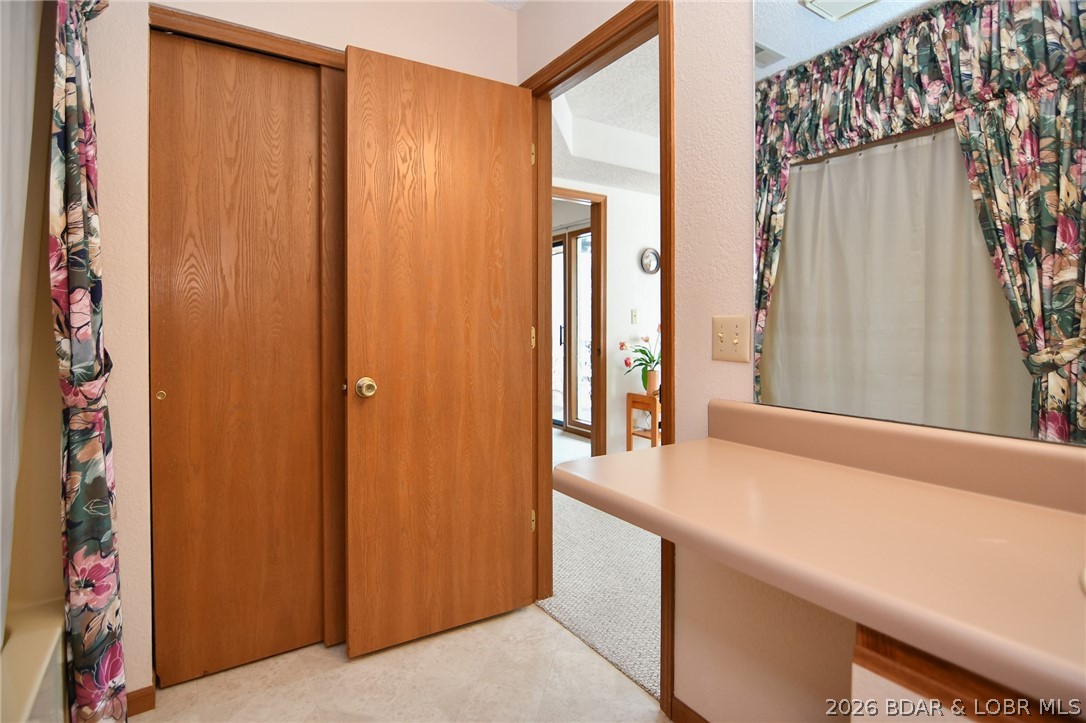 98 Jonathan Drive 3b Property Photo 20