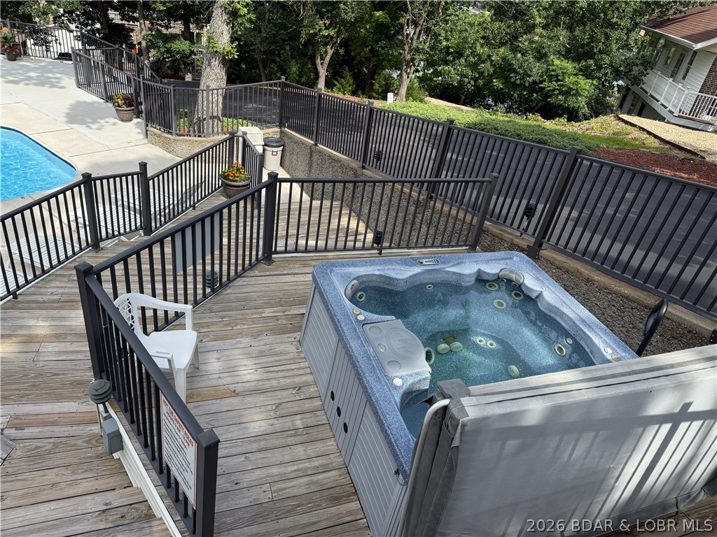 98 Jonathan Drive 3b Property Photo 27