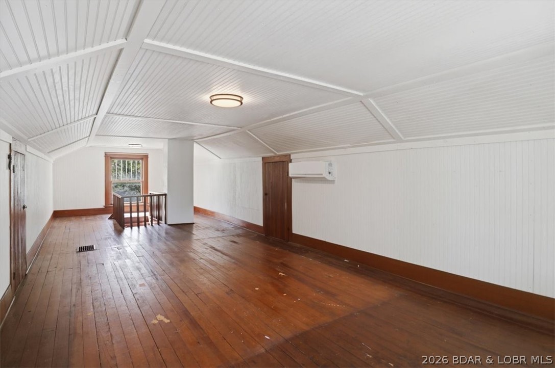 301 Locust Street Property Photo 28