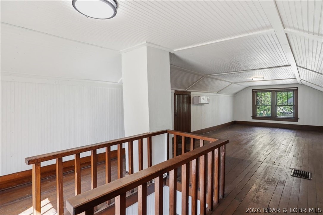 301 Locust Street Property Photo 32