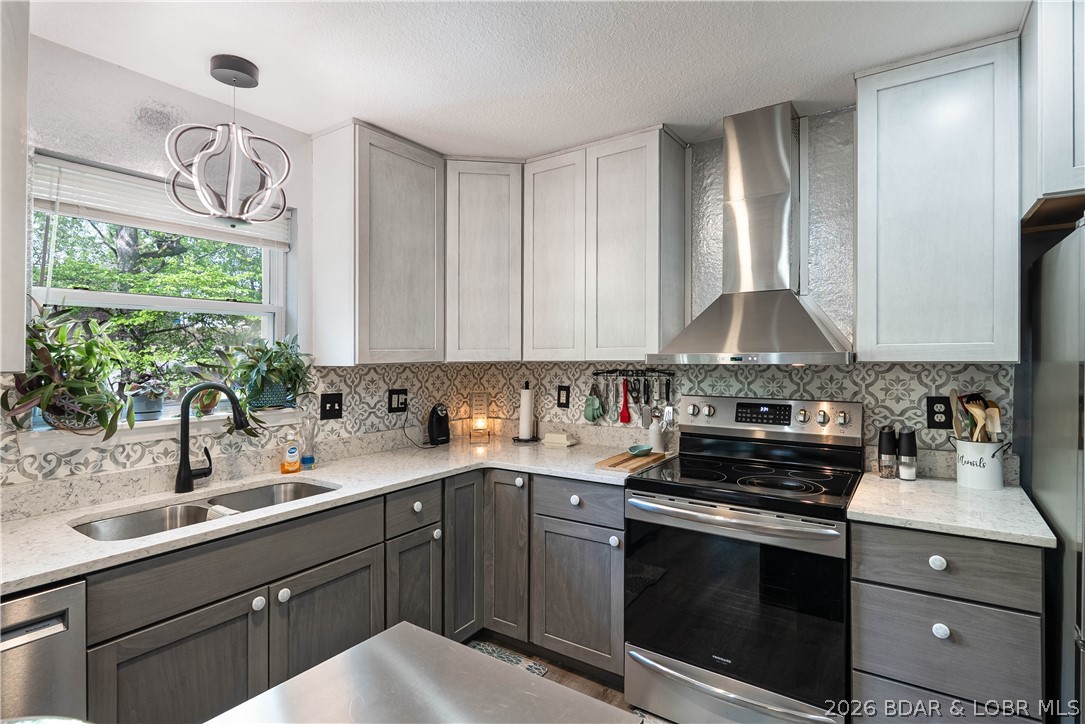 6231 Shadow Circle Property Photo 4