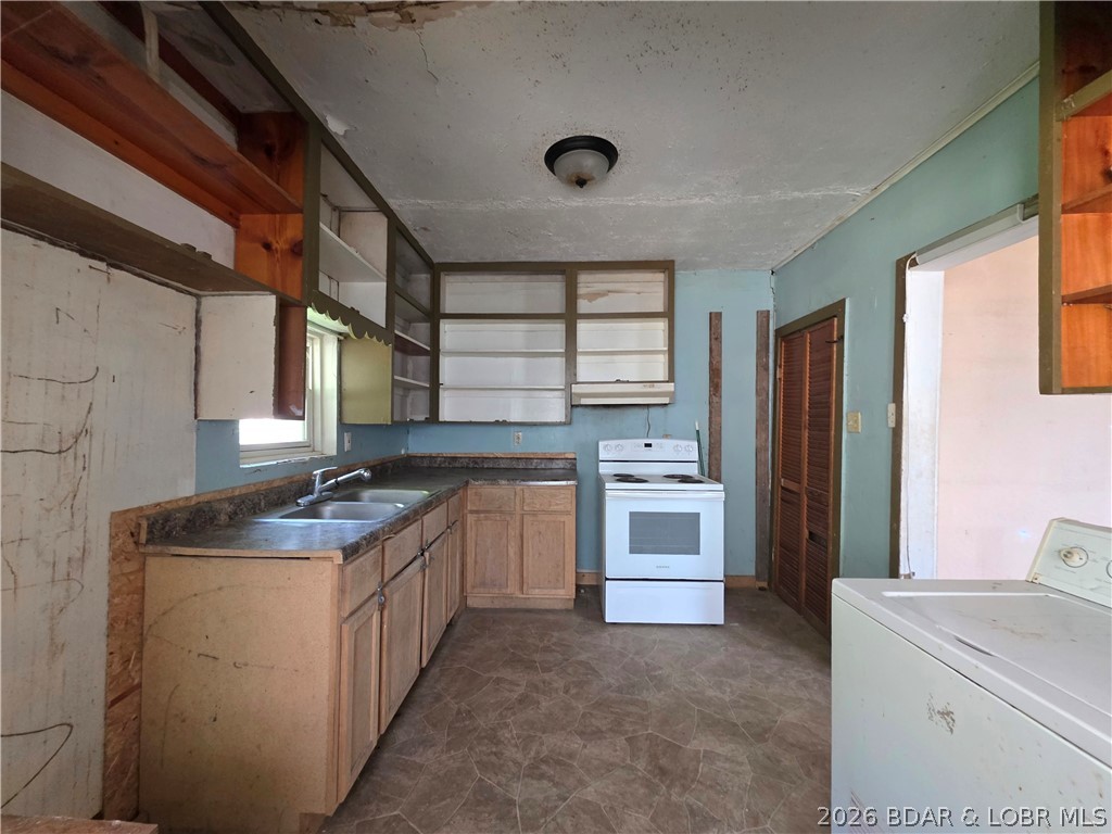 214 S Grand Avenue Property Photo 26
