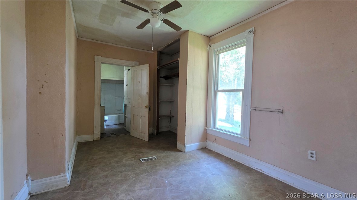 214 S Grand Avenue Property Photo 29