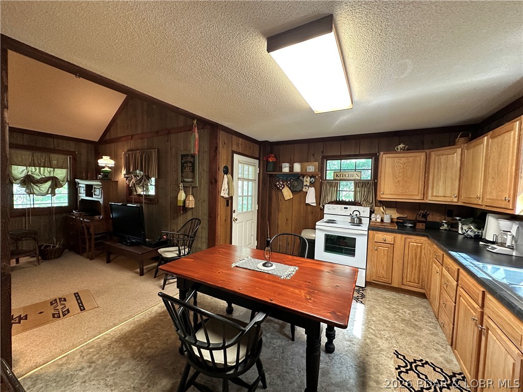 26766 Ancient Cedar Drive Property Photo 9