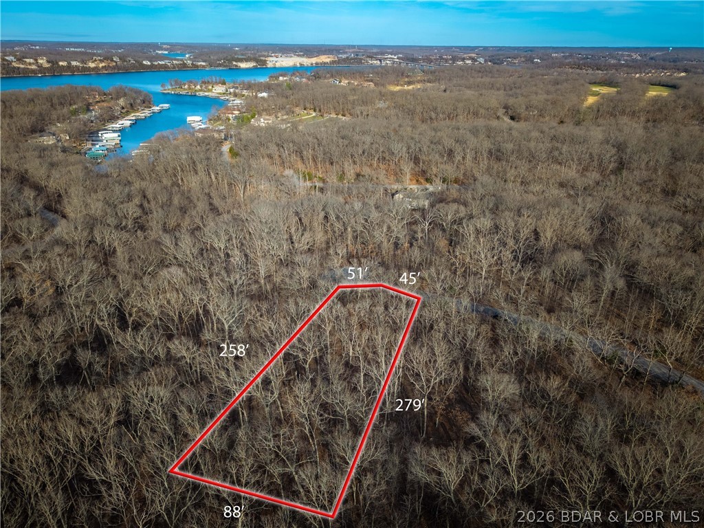 651 Fox Run Property Photo 5