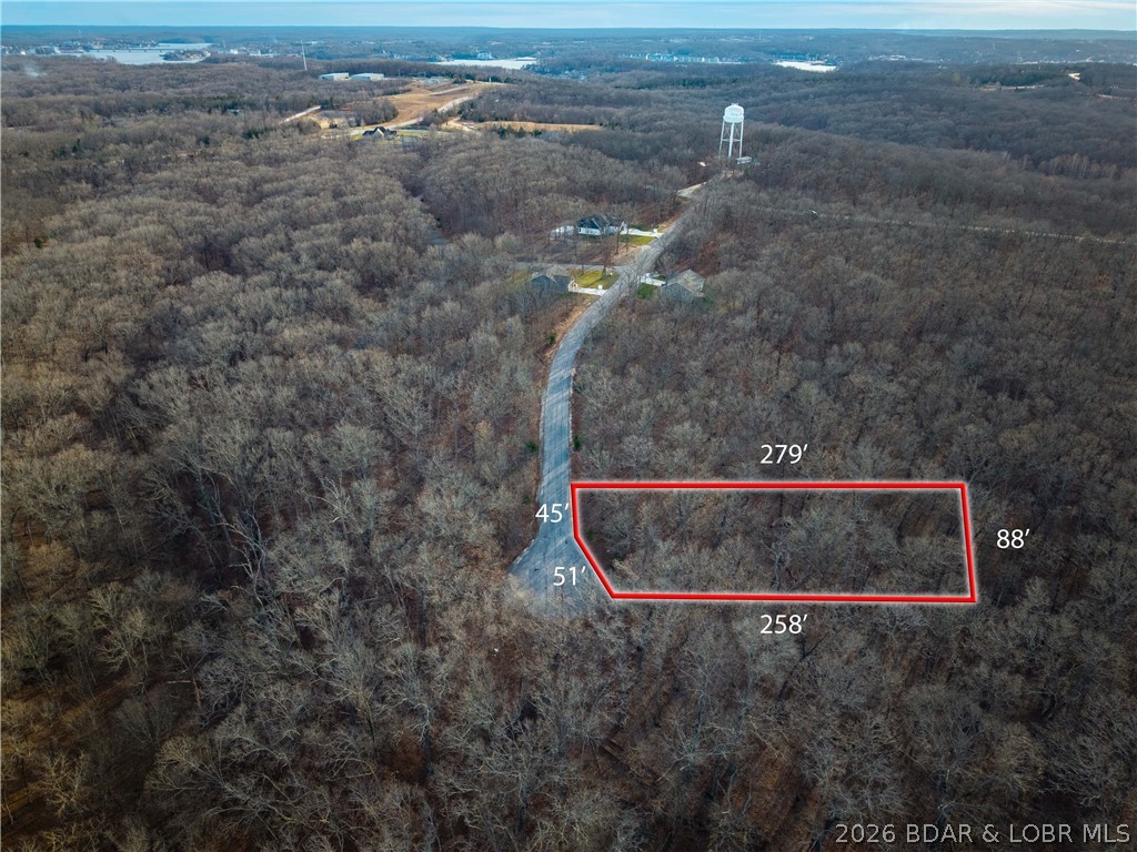 651 Fox Run Property Photo 6