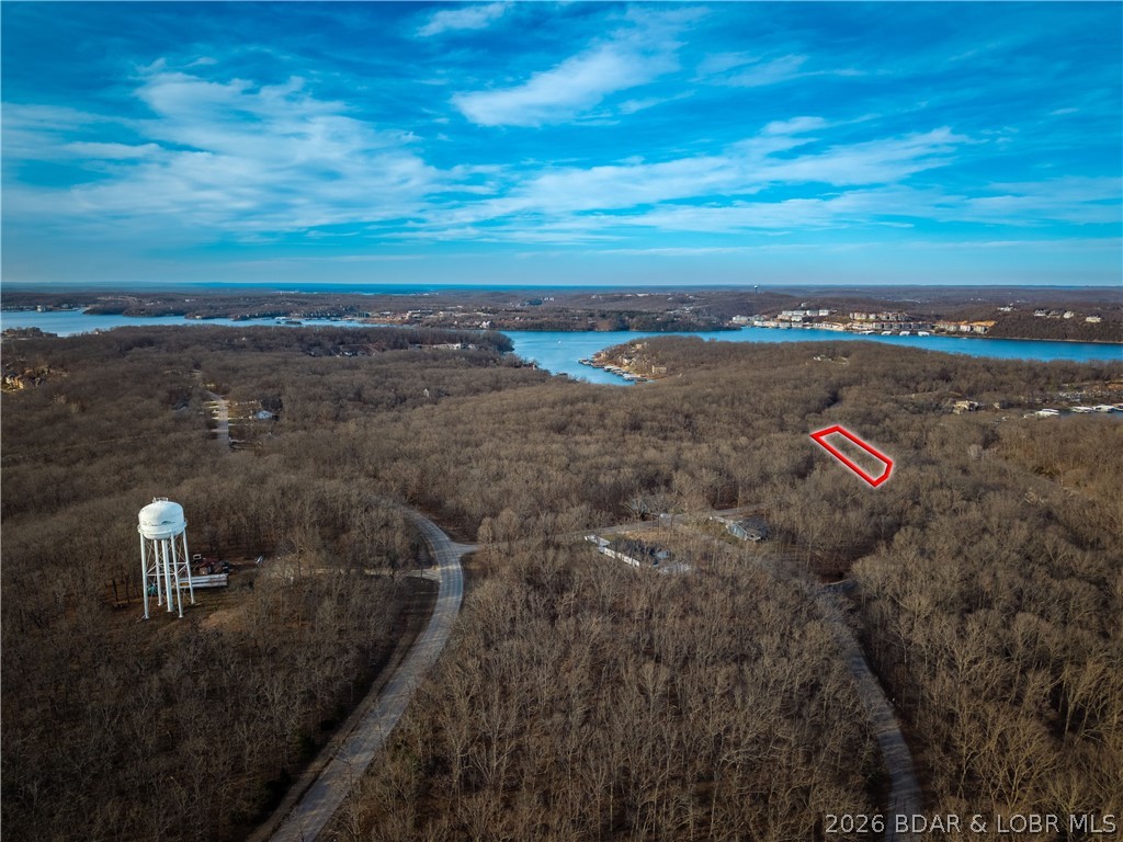 651 Fox Run Property Photo 9