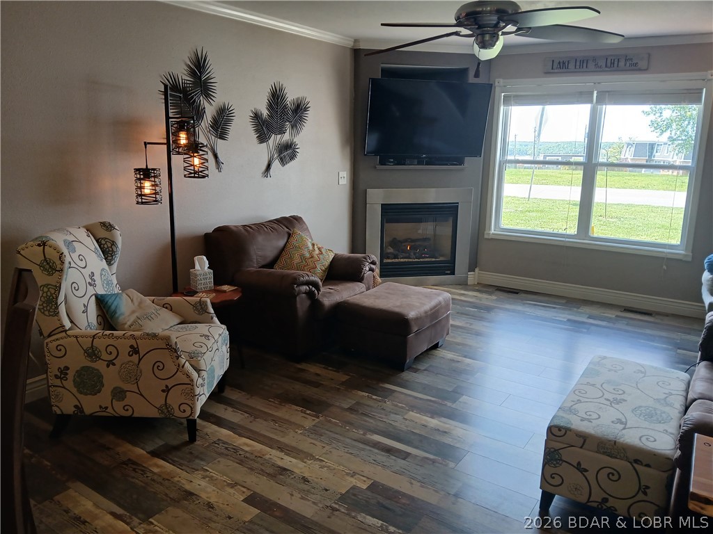 1106 Red Bud Road Property Photo 2