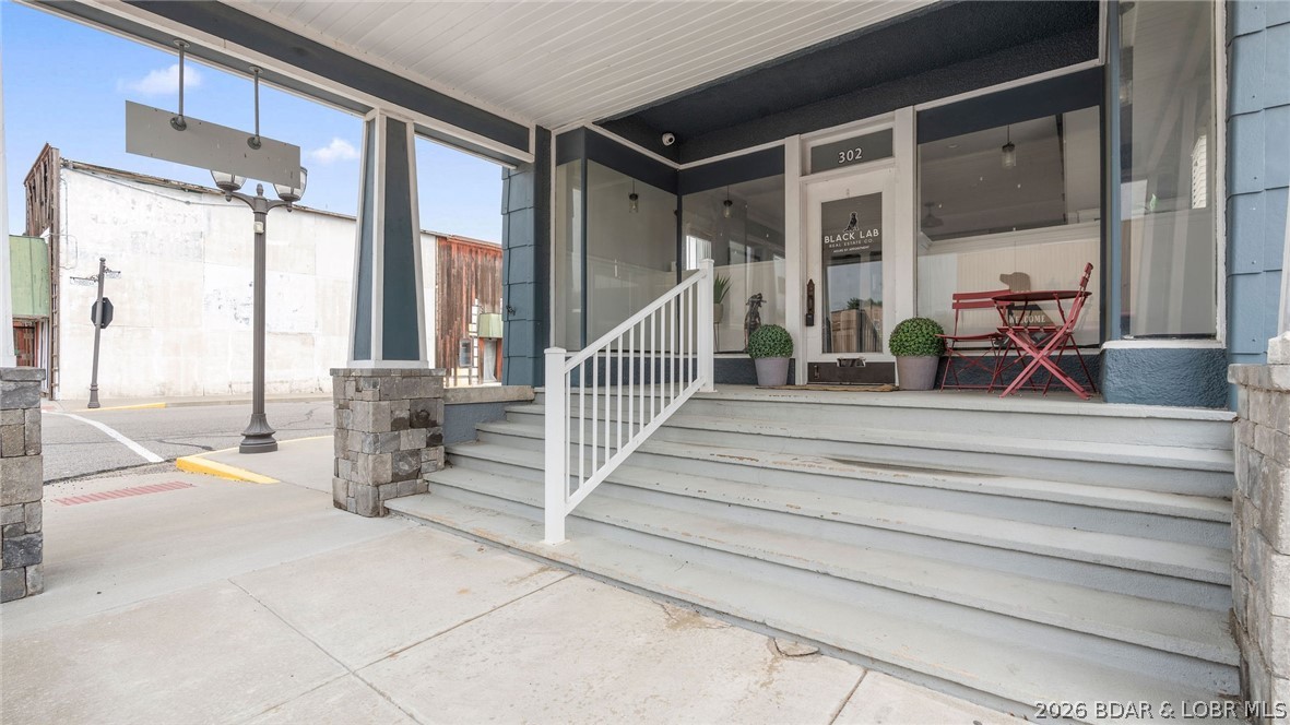 302 S Maple Street Property Photo 63