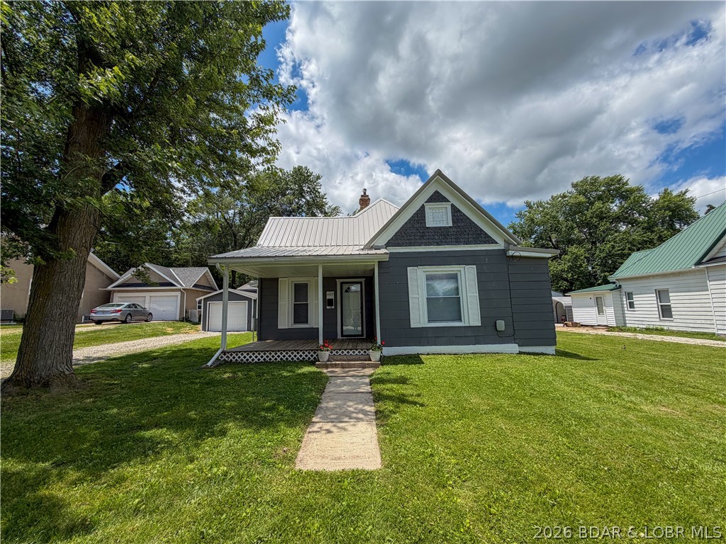 307 South Maple Property Photo 1