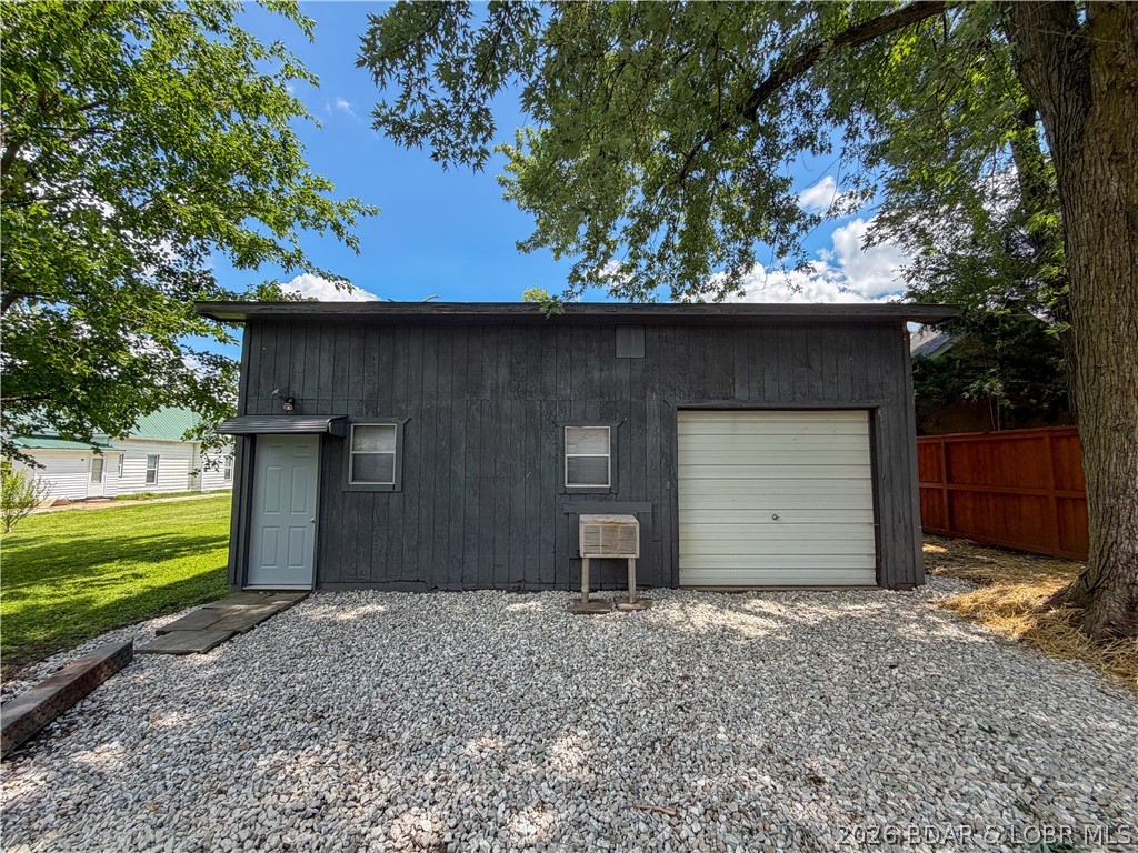 307 South Maple Property Photo 8