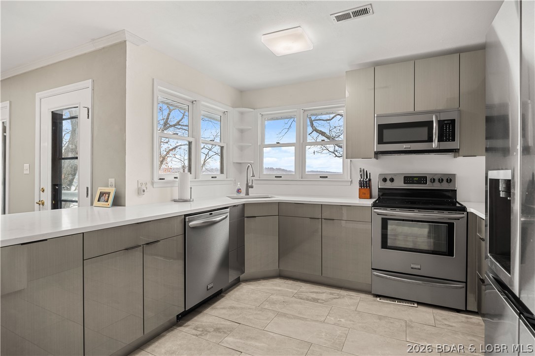180 Borders Drive Property Photo 10
